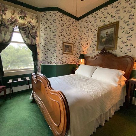 Four Winds Victorian Venue & Suites Bonham Екстериор снимка
