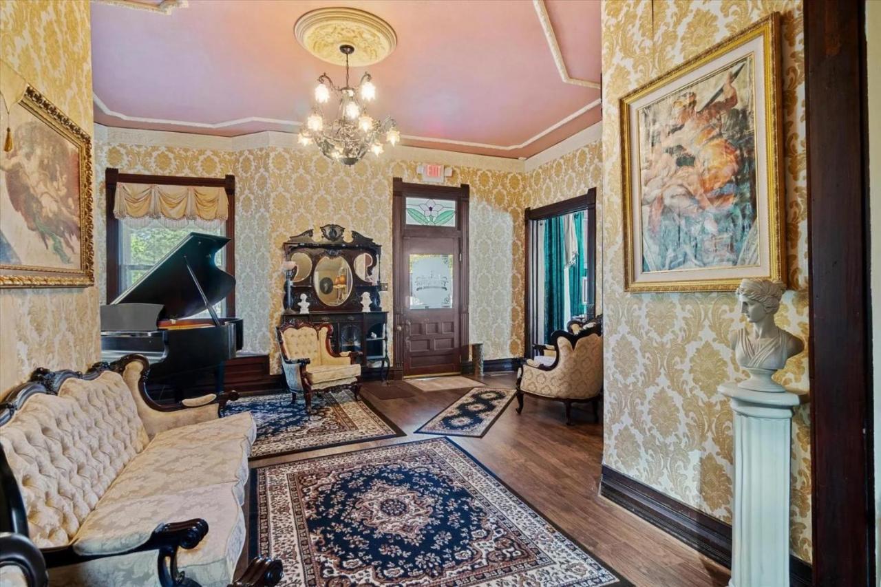 Four Winds Victorian Venue & Suites Bonham Екстериор снимка