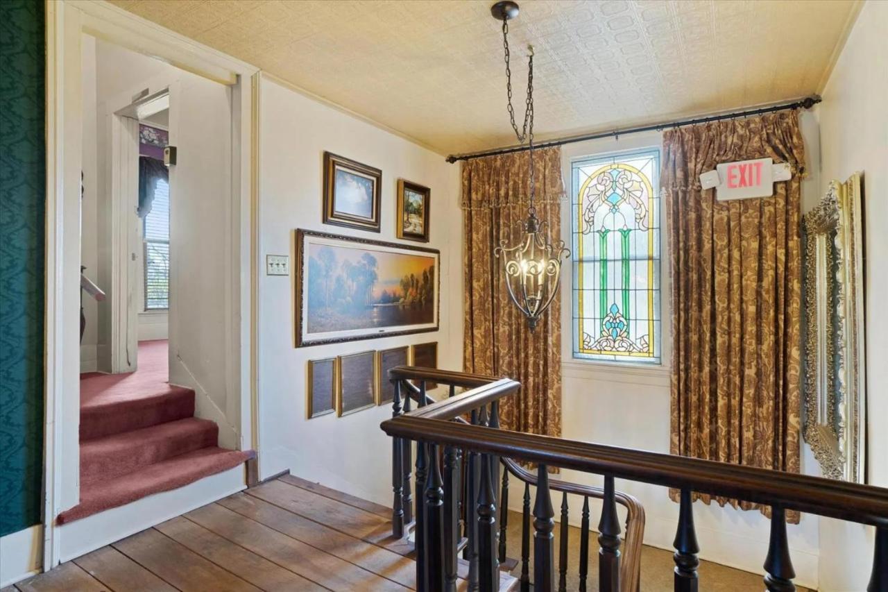 Four Winds Victorian Venue & Suites Bonham Екстериор снимка