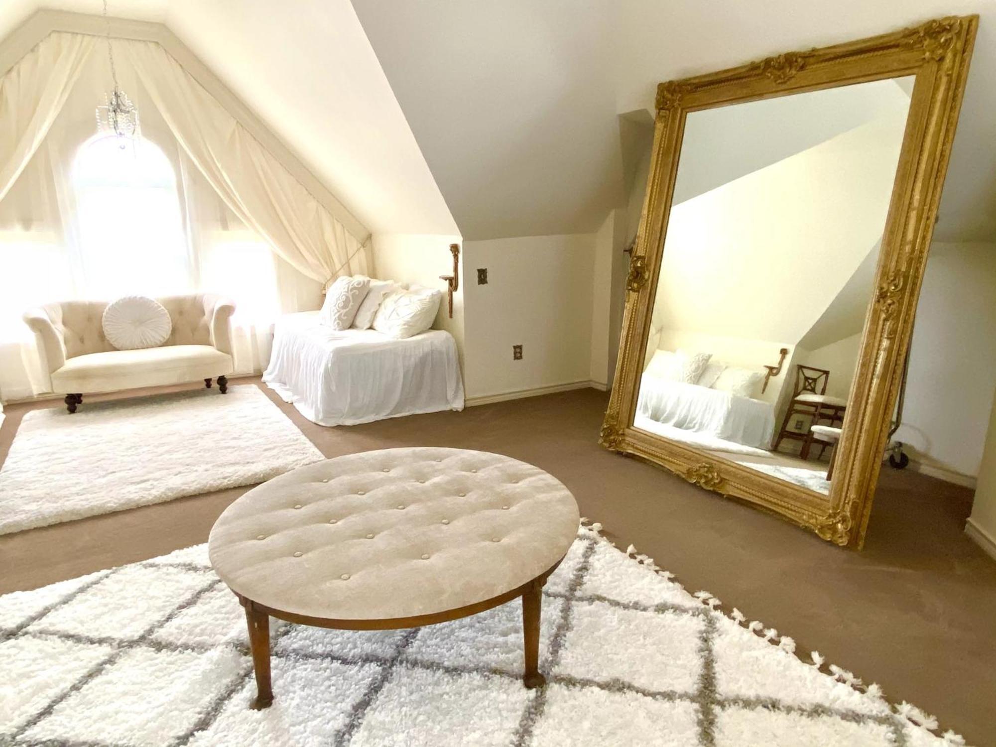 Four Winds Victorian Venue & Suites Bonham Стая снимка